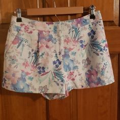 Women's/Juniors Watercolor Floral Shorts. Silk Lining. Never Worn. No Rips, Stains, Or Tears. Smoke-Free Home. Fitted Floral Print Shorts, Forever 21 Fitted Summer Bottoms, Forever 21 Short Bottoms For Day Out, Forever 21 White Shorts For Spring, Forever 21 Shorts For Day Out, Forever 21 Summer Shorts, Forever 21 Summer Bottoms With Pockets, Forever 21 Cotton Shorts For Spring, Forever 21 High Waist Shorts For Spring