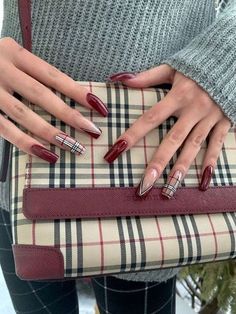 Burberry Nails, Plaid Nail Designs, Kutek Disney, Unghie Nail Art, Maroon Nails, Fall Gel Nails, Plaid Nails, Winter Nails Acrylic