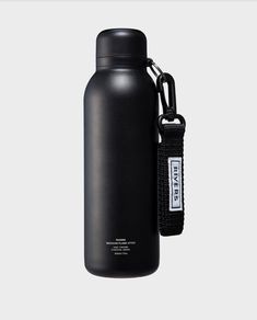 STEM Vacuum Flask is the new stainless steel bottle you’ll want to take with you wherever you go, on your way to work or hiking up a mountain trail. Conveniently tether it to your pack on the go using the Bottle Leash, and enjoy the modern and spill-proof design of the bottle every time you take a sip. Use it as an everyday flask or outdoor gear, as it keeps your beverage hot or cold for up to 6 hours. STEM Flasks come in two designs: one with a carrying strap called the Bottle Leash, and one wi Pencil And Paper, Steel Bottle, Vacuum Flask, Stationery Pens, Camping Accessories, Stainless Steel Bottle, Cool Paintings, Paint Markers, Water Bottle Accessories