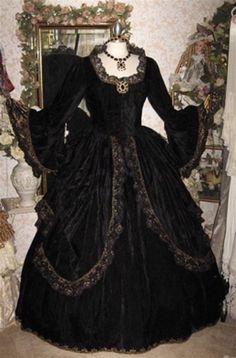 Bathory Ball gown 1800s Gown, Punk Dresses, Gothic Ball Gown, Georgian Fashion, Marie Antoinette Costume, Gothic Victorian Dresses, Gothic Gowns, Victorian Era Dresses, Gothic Stuff