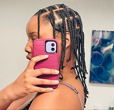 Woman is taking a photo of her side profile. Her hair is braided in multiple single braids all over her head Single Braids Natural Hair, Plat Braids Natural Hair, Natural Cornrow Hairstyles, Natural Hair Box Braids, Braids Natural Hair, Natural Braided Hairstyles, Natural Hair Stylists, Extension Hair