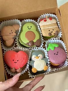 Box Of Macarons, Cute Macarons, Kue Macaroon, 귀여운 음식 그림, Cute Baking, Minimalist Tattoos