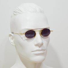 Vintage round unisex Sunglasses. Thank you for your visit and interest. I am an optometrist, and my life has revolved around optics for the past 25 years. During this time, I have managed to build an extensive collection of vintage glasses and other products, acquired from markets and clearances of former optical stores. I would like to make a part of this collection available to you with the aim of continuing to recycle these forgotten products and giving them the "useful and fulfilling" life t Violet Grey, Golden Light, Metal Sunglasses, Vintage Glasses, Eye Wear Glasses, Fulfilling Life, Unisex Sunglasses, Eyewear Sunglasses, Vintage Metal