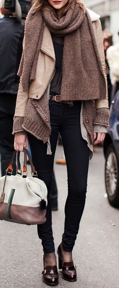 Layered + neutrals. How To Wear Loafers, Nyc Winter Outfits, Winter Date Night Outfits, Blazer Outfit, Looks Street Style, Street Style Winter