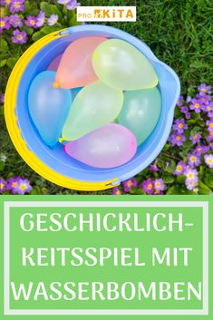 the words geschrich - reitspiel mit wasserbomben are in