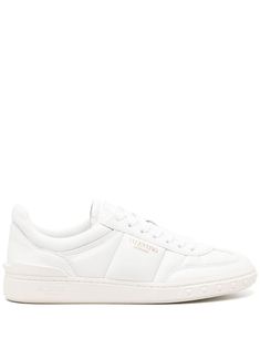 white leather panel detailing logo patch at the tongue logo print to the side signature Rockstud detailing front lace-up fastening round toe branded insole leather lining flat rubber sole White Calf Leather Sneakers With Embossed Logo, Classic Low-top Custom Sneakers With Logo Print, Low-top Custom Sneakers With Embossed Logo In Calf Leather, Casual Sneakers With Embossed Logo In Calf Leather, Custom Low-top Calf Leather Sneakers With Embossed Logo, Casual Calf Leather Sneakers With Embossed Logo, Classic High-top Sneakers With Logo And White Sole, Designer Low-top Sneakers With Logo Detail, Designer White Sneakers With Embossed Logo