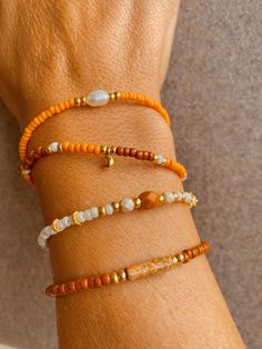 Orange Beaded Jewelry, Orange Beaded Bracelet, Orange Bracelet Ideas, Orange Beaded Bracelets, Fall Beaded Bracelets, Fall Bracelets, Bracelets Orange, Stretch Beaded Bracelets Diy, Funky Bracelet