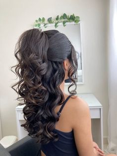 Simple Hairstyles For Quince, Damas Hair Styles, Cute Hairstyles For Damas, Hair Styles For A Quinceanera Damas, Quince Simple Hairstyles, Quinceanera Damas Hairstyles, Hair Styles For Damas Quince, Quince Hairstyles For Damas, Hair For Damas Quince