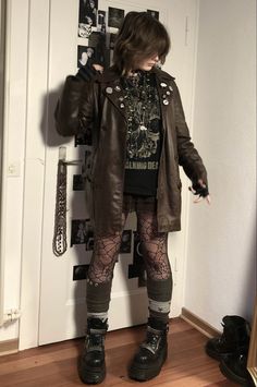 Outfit Ideas With Layers, Layered Alternative Outfits, Feminine Transmasc Outfits, Layered Alt Outfits, Cold Alt Outfits, Layered Grunge Outfits, Aesthetic Layered Outfits, Masc Skirt Outfit