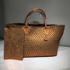 Mongw Designer Bag Knited Women Handbags and Purses Oversized 52cm Shopper Bag Leather Woven Tote Female Casual Tote 2022 New Luxury Gold Bucket Bag For Shopping, Luxury Gold Rectangular Bucket Bag, Luxury Gold Bucket Bag For Daily Use, Gold Top Handle Bag With Leather Handles, Gold Shoulder Bucket Bag For Shopping, Gold Top Handle Shoulder Bag With Leather Handles, Gold Bucket Bag With Leather Handles For Daily Use, Gold Bucket Bag With Leather Handles, Luxury Gold Bucket Bag With Leather Handles