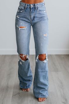 Quick Cute Outfits, Outfits For Medium Sized Women, University Outfit Ideas Casual, Wide Leg Jeans Outfit Winter, Cool Pants Outfit, Over 40 Fashion, Monkey Jeans, Western Wear Outfits, Flying Monkey Jeans