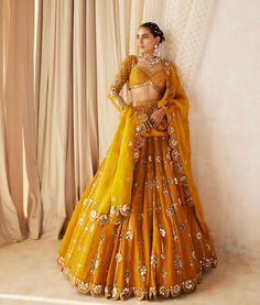 Mustard Yellow Big Flower Linear Lehenga Set Vvani by Vani Vats - Fabilicious Fashion Mustard Lehnga Outfit, Yellow Lengha For Haldi, Minimalist Mendhi, Mustard Lengha, Yellow Traditional Outfits, Simple Yellow Lehenga, Yellow Lehenga Bridal, Holud Lehenga, Yellow Mehndi Outfit