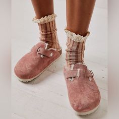 Nwt Size 38 & 42 Available Perfect Condition/ Never Worn Price Is Firm / No Offers / No Trades Cozy Winter Slip-on Clogs, Comfortable Winter Clogs With Round Toe, Casual Shearling Clogs With Round Toe, Winter Clogs With Cushioned Footbed And Round Toe, Pink Winter Clogs, Pink Round Toe Clogs For Winter, Shearling Clogs, Boston Shearling, Birkenstock Boston Shearling