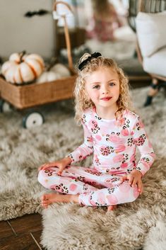 Elevate your little one's bedtime style with our Girls' Two-Piece Leopard Spots Bamboo Pajamas! Crafted from luxurious bamboo fabric, these pajamas are the perfect blend of comfort and fashion for your child. Whether it's for a peaceful night's sleep or for those memorable sleepover parties, our Leopard Spots Bamboo Pajamas are the ultimate choice. 🌙 🎁 Surprise your little one with this delightful sleepwear or gift it to a friend! Perfect for girls who love fashion even at bedtime. 💃 Make bed Bamboo Pajamas, Tooth Fairy Pillow, New Friendship, Black Leopard Print, Leopard Spots, Sleepover Party, Twirl Dress, Matching Pajamas, Birthday Shopping