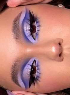 Blue Chrome Eyeshadow, Makeup Looks Color, Trippy Makeup, Makeup Looks Eyeshadow, Unique Makeup Looks, 2024 Makeup, Eyes Hazel, Maquillage Yeux Cut Crease, Drag Make-up