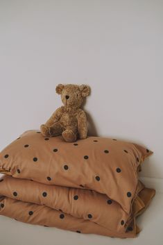 Gold Dots Double Sided Duvet Cover and Pillowcase Set Kids Dungarees, Bed Linen Sets, String Bag, Gold Dots, Linen Set, Kid Spaces, Bed Linen, Keep Warm, Linen Bedding