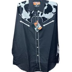 Vintage Szxl Cow Rodeo Rider Western Snap Button Down Shirt Nwt Pit To Pit 24” Cow Pattern Feels Like Velvet Material Has 2 Slanted Pockets On Front Ms-10 Western Rodeo Shirts Button Up, Button-up Tops With Snap Buttons For Rodeo, Black T-shirt With Graphic Print For Rodeo, Vintage Button-up Shirt For Rodeo, Rodeo Rider, Western Style Snap Button-up Shirt, Cow Pattern, Velvet Material, Rodeo