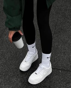 Nike Shoes With Socks, Outfit With White Socks, How To Style Socks With Sneakers, Socks On Leggings, White Nikes Outfit, Shoes With Long Socks, Sport Socks Outfit, Leggings Aesthetic Outfit