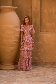 Chic Tiered Printed Dress, Bohemian Cutout Maxi Length Dress, Spring Bohemian Maxi Dress With Cutout, Fitted Ruffled Maxi Dress For Vacation, Fitted Tiered Printed Maxi Dress, European Wedding Guest Dress, Pink Maxi Dress Outfit, November Wedding Guest Outfits, Feminine Style Girly