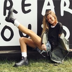 Hunter Chelsea Boots Outfit, Doc Martens Chelsea, Doc Marten Chelsea, Chelsea Boot Outfit, Hunter Chelsea Boots, Rainboots Outfit, Hunter Chelsea, Rain Boot Outfit, Hunter Boots Outfit