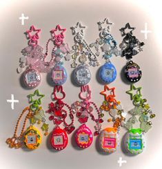 헬로키티 배경화면, Cute Keychains, Tanah Liat, Bead Charms Diy, Mini Things, Racoon, Cute Keychain, Cute Little Things, Cute Charms