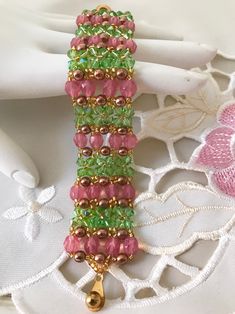 Amelia -Right angle weave  Swarovski bracelet by Carnationbeads on Etsy https://www.etsy.com/listing/622980123/amelia-right-angle-weave-swarovski Handwoven Earrings, Right Angle Weave, Swarovski Bracelet, Popular Fashion, Earrings Pearl, Swarovski Earrings, Pink Bracelet, Pearl Bracelet, Bronx