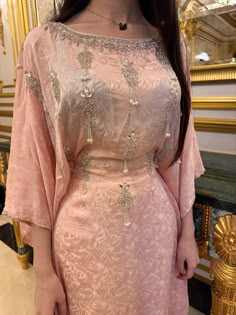 Pink Intricate Embroidery Kaftan For Eid, Luxury Elegant Embellished Abaya, Luxury Pink Elegant Abaya, Luxury Pink Georgette Kaftan, Dubai Girl, Event Dresses Classy, Luxury Embroidered Abaya, Flatlay Clothes, Elegant Silk Dresses