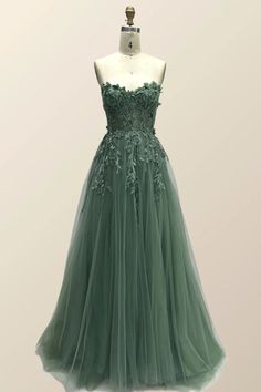 Dark Green Whimsical Dress, Prom Dress Inspiration Green, Fae Party, Bridgerton Prom, Ghibli Wedding, Flower Prom Dress, Prom Dress Inspo, Prom Inspiration, Prom Dress Inspiration