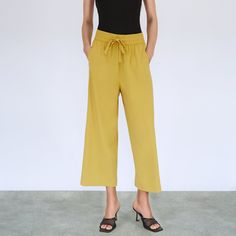 Zara - Loose-Fitting Trousers W/ Tie Waist (Mustard) Size: Xl 98% Polyester 2% Elastane 7102/184/510/Xl Nwot Mustard Yellow Wide Leg Pants Outfit, Chic Mustard Wide Leg Pants, Chic Yellow Pants With Elastic Waistband, Yellow Wide-leg Workwear Bottoms, Yellow Wide-leg Workwear Pants, Yellow Wide-leg Pants For Work, Chic Yellow Bottoms With Elastic Waistband, Chic Yellow Loungewear Pants, Chic Yellow Lounge Pants