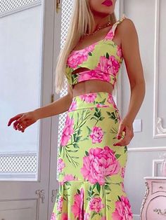 📦FREE Shipping on orders over $80 Gender: Women Type: Bottoms Feature: Vintage Print, Two-Piece Material: Polyester Style: Casual/Fashion Color: Yellow Size: S, M, L, XL, 2XL Please Note: All Dimensions Are Measured Manually With A Deviation Of 1 To 3cm. Fitted Multicolor Two-piece Set For Summer, Multicolor Two-piece Skirt For Summer, Multicolor Fitted Two-piece Top, Spring Multicolor Two-piece Set, Multicolor Two-piece Beach Bottoms, Tube Top And Skirt, Floral Print Crop Top, Ruched Skirt, Loose Outfit