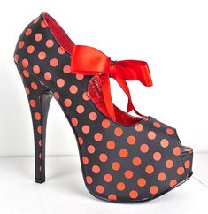 Shoes Bordello Teeze-25 Heels Material: Synthetic Condition: New in Box Size Women's US 6M Features: - 5 3/4" Pump Heel - 1 3/4" Concealed Front Platform - Black with Red Polka Dots - Satin Polka Dots & Matching Satin Bow Platform Shoes Heels, Pretty Heels, Red Polka Dot, Platform Heels, Black Heels, Pumps Heels, Cute Shoes, Shoes Women Heels, Polka Dots