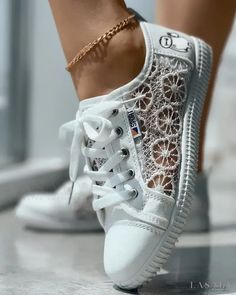 Cruise Attire, Casual Glam, Shoes Hack, Cute Sneakers, Lace Sneakers, Shoes Heels Wedges, Crochet Shoes, Round Toe Heels, Sneakers Outfit