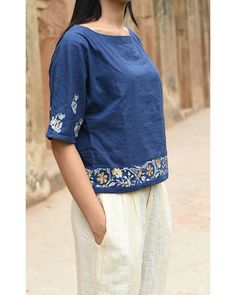 Handloom Tops Cotton, Top For Jeans Indian, Cotton Tops For Jeans Indian, Short Tops With Jeans, Georgette Tops For Jeans, Cotton Tops Designs Casual, Short Kurtis For Jeans Cotton Style, Short Tops With Jeans Indian, Cotton Tops Designs For Jeans