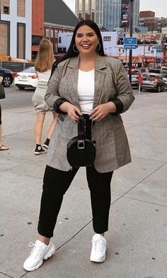 Street Style Autumn, Autumn Outfit Inspo, Clean Girl Makeup, Outfits Gorditas, Plus Size Winter Outfits, Clean Products, Chic Plus Size, Plus Size Looks, Plus Size Fall Outfit