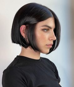 30 Hottest French Bob Ideas for Different Hair Types and Face Shapes Bob Hairstyle Ideas, Cute Bob Hairstyles, Haircuts 2024, Trendy Bob, Hairstyle Ideas Easy, Trendy Bob Hairstyles