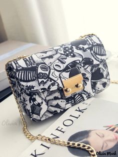 Olivia Mark - Urban Chic Graffiti Print Chain Crossbody Bag: Trendy Street Style Shoulder Bag Summer Graffiti, Ladies Designer Handbags, Pink Clutch, Bag Summer, Printed Handbags, Clutch Purse Evening, Chain Crossbody Bag, Cute Purses, Womens Crossbody Bag