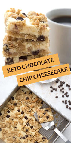 Two photo collage of Keto Chocolate Chip Cookie Cheesecake Bars. Keto Chocolate Chip Cheesecake, Chocolate Chip Cookie Cheesecake Bars, Cookie Cheesecake Bars, Keto Chocolate Chip Cookie, Dolce Poche Calorie, Galletas Keto, Chocolate Chip Cheesecake Bars, Chocolate Chip Cookie Cheesecake, Cookie Cheesecake