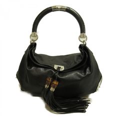 This Gucci Leather Lindy Hobo Bag Bag Features A Black Calfskin Body In Size 48cm X 40cm X 2cm For F In A Condition. Chic Handheld Gucci Bag, Gucci Evening Tote Bag, Gucci Evening Shoulder Bag, Gucci Calf Leather Shopping Bag, Gucci Leather Top Handle Bag, Gucci Handheld Shoulder Bag With Detachable Handle, Gucci Evening Bags With Top Handle, Luxury Hobo Bag With Leather Handles, Gucci Leather Satchel With Handles