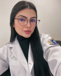 Round Face Glasses Frames, Fashion Eye Glasses, Female Doctor, Instagram Feed Inspiration, Medical Aesthetic