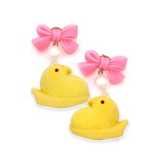 These earrings are so adorable and realistic, perfect for Easter or the entire Spring season. *Improved Design: Chicks are now flat the back for lightweight comfy wear!I handmade these super cute marshmallow chicks from polymer clay and added a realistic sugar-like texture. These charms come in your choice of a classic pastel color: white, pink, yellow, blue, or purple. These are large and chunky about 2" long. Chicks are 1"x1.25". Chick Earrings are about 2" in total length. Posts are hypoaller Jump Scare, Marshmallow Bunny, Cute Marshmallows, Candy Earrings, Easter Stuff, Easter Earrings, Easter Jewelry, Pastel Candy, Pink Gift Box