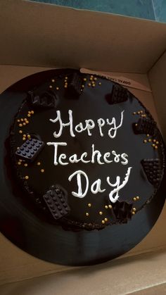 a birthday cake with the words happy teachers day written on it