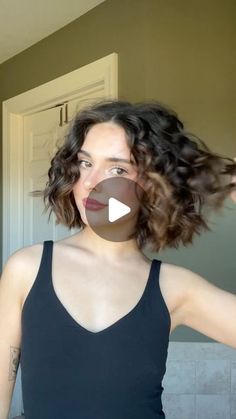 ashley kay on Instagram: "curling my hair with a 3/8in iron! 💖 this was so fun lol (products & curling iron are 🔗 on my amazon)" Small Curling Iron Curls, Lose Curls Short Hair, Curling Iron On Short Hair, Tiny Curling Iron Curls, Messy Curls Short Hair, Wand Curls Short Hair, Curly Hair With Curling Iron, Curly Iron Hairstyles, How To Curl Short Hair With Curling Iron