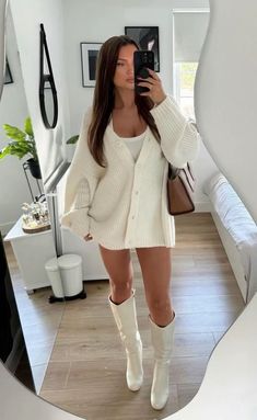 photo creds - unknown - comment or dm for credit ✧ ✧ White Fox Boutique Aesthetic, Classy Outfit Inspo Aesthetic, Fall Brunch Fits, White Miniskirt Outfits Winter, Paris Outfit Inspo Fall, Fancy Holiday Outfit, Dress And Jacket Outfit Casual, Influencer Event Outfit, Cute Outfits For Brunettes