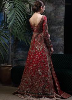 Latest designer bridal lehnga outfit in lush red color for wedding Lehnga Outfit, Tena Durrani, Jacket Lehenga, Indian Lehenga Choli, Lehnga Dress, Crystals Beads, Wedding Jacket, Lehenga Choli Online, Red Lehenga