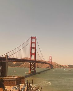 the golden gate bridge in san francisco, california