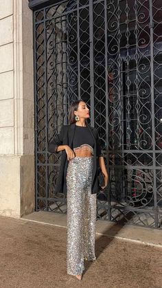 New Years Looks Outfit, Outfits Noche Vieja, Winter New Years Outfit, Sparkle Top Outfit, Glitter Dress Outfit, Glitter Party Outfit, Glitter Tops Outfit, New Years Looks, Outfit Sera