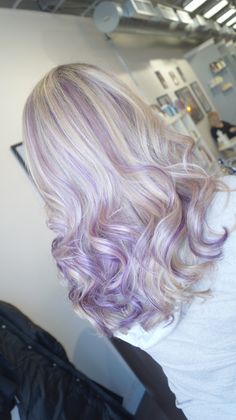 Purple Highlights Blonde Hair, Purple Blonde Hair, Lavender Highlights, Purple Hair Highlights, Beige Blond, Purple Highlights, Lilac Hair, Lavender Hair