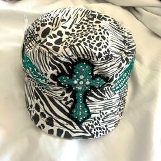 Cross Real Hat - Discontinued Offer!! Accessories 2000s, Hats Png, Real Hat, Y2k Hats, Embroidery Y2k, Teal Hat, Y2k Hat, Swag Hats, Mcbling Fashion