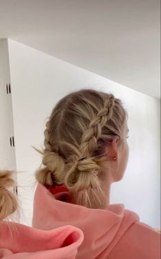 ( Not my pic ) Hairstyle Prom, Preppy Hairstyles, Hairstyle Examples, Quick Hair, Guest Hair, Girl Hairstyle, Peinados Fáciles Para Cabello Corto