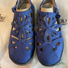 Jambu Blue 71/2w New Shoes ! Never Worn Dombas Shoes, W Shoes, Jambu Shoes, Memory Foam Shoes, Purple Heels, Black Leather Wedges, Tan Shoes, Leather Wedge Sandals, Duck Boots